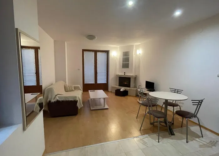 Raikov アパートホテル