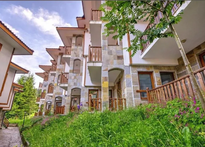 Raikov アパートホテル