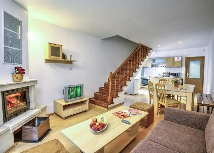 アパートホテル Raikov パンポロボ